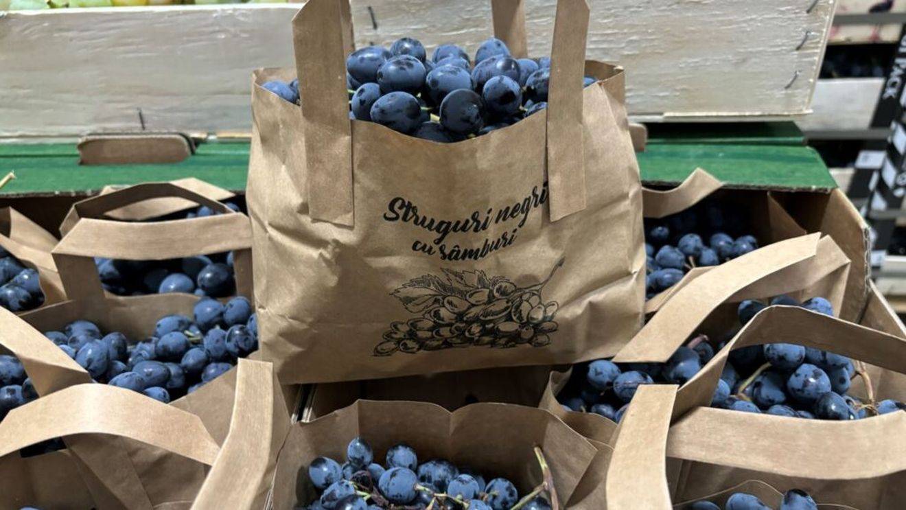 Fructele și legumele ambalate, tot mai căutate de clienți, preocupați de igienă și siguranță alimentară, după pandemia Covid - 19/ Cota fructelor ambalate în vânzările cu amănuntul în Italia a fost anul trecut de aproape 38%, iar valoarea acestora, cu 45% mai mare