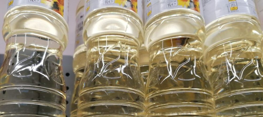 Prețurile alimentelor cresc pentru a treia lună consecutiv. Războiul din Iran scumpește masiv uleiul vegetal