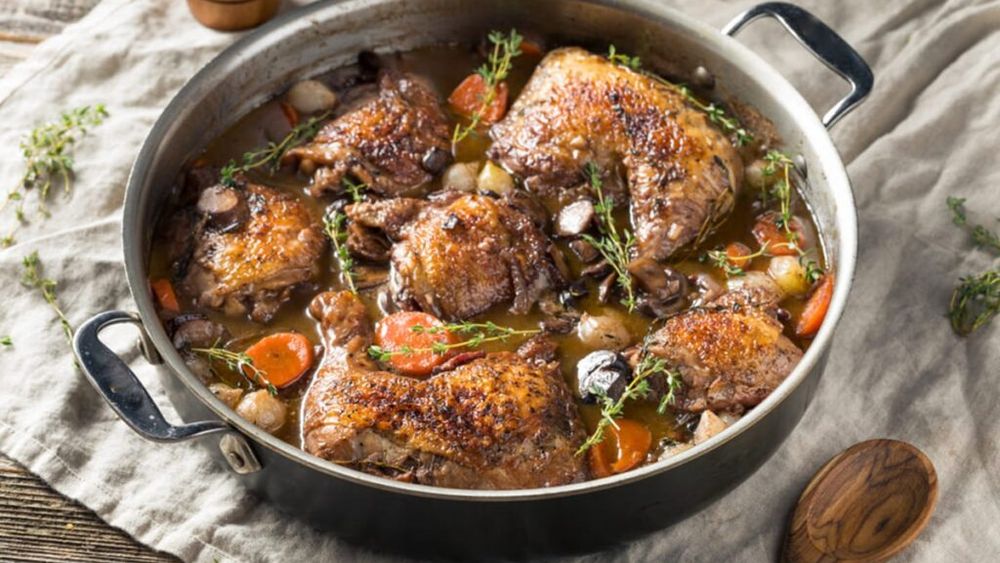 Cum prepari carnea de cocoș cu vin, după rețeta preferată a Irinei Margareta Nistor/Criticul de film a dezvăluit rețeta mamei sale