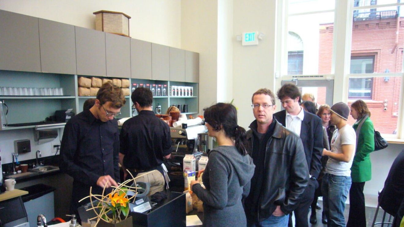 Cafeaua, motiv de frustrare în rândul fanilor prezenți la Australian Open / „Mi-a luat o zi și jumătate și câțiva kilometri de mers pe terenuri ca să găsesc o cafea”