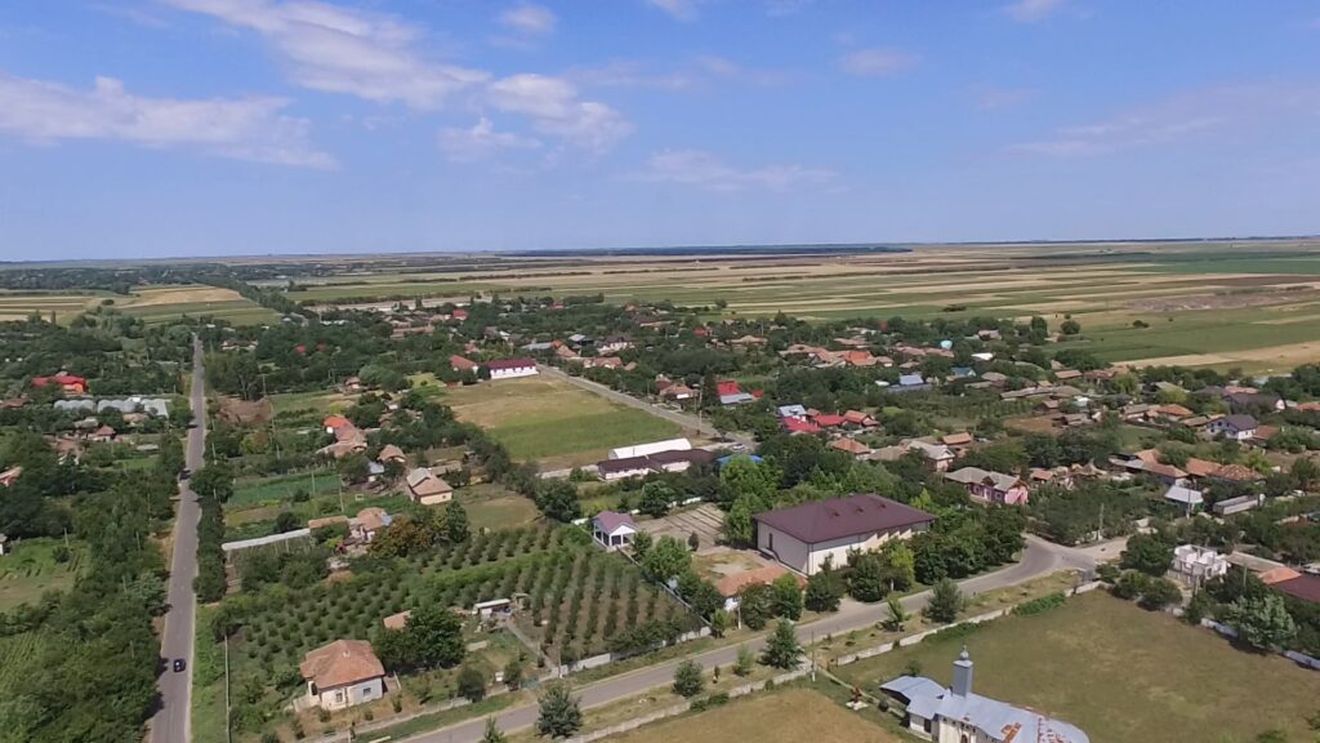 Aproape şapte milioane de hectare de teren agricol, cadastrate gratuit pentru cetăţeni prin proiecte finanțate din fonduri europene / Lucrări în derulare în peste 2.700 de unităţi-administrativ teritoriale