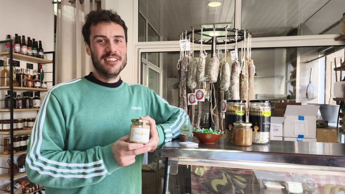 VIDEO | Combinația de usturoi cu gutuie e mai bună decât ne-am putea imagina/ O demonstrează sosul alioli dintr-un sat din Pirinei, pe care gospodinele locului îl prepară cu gutui dulci, care cresc în zonă