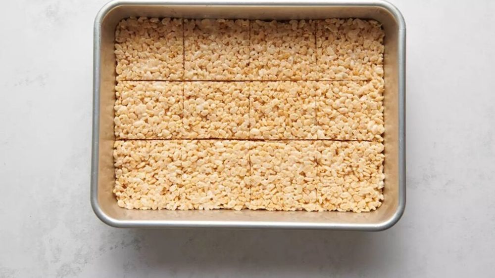 Ceva dulce | Batoane crocante de orez cu bezea, un desert savuros cu doar trei ingrediente 