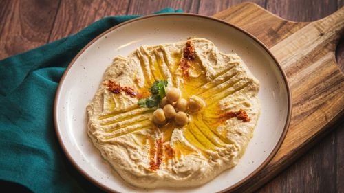 Ce nu știai despre hummus și merită să știi. Un preparat cu o istorie milenară, încă subiect de dispută în Orientul Mijlociu