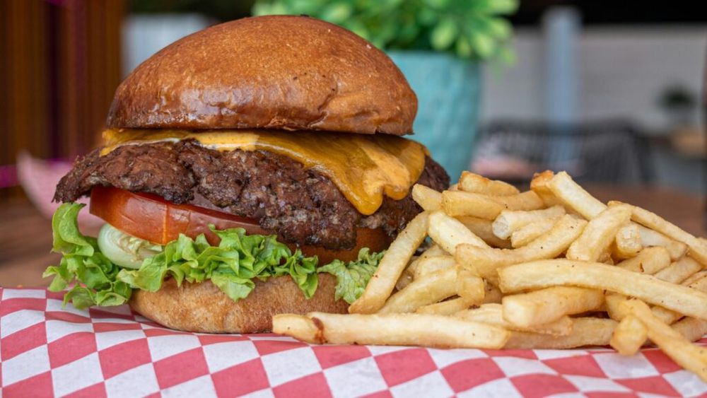 Ce se întâmplă în corp atunci când treci de la dieta tradițională africană la cea occidentală, și invers. Un nou studiu arată impactul negativ al dietei de tip occidental asupra metabolismului și imunității