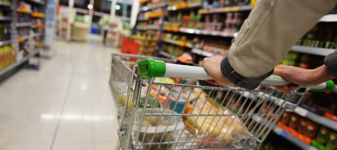 De ce nu te poți opri din mâncat? Nutriționist: Există alimente „proiectate” să dea dependență