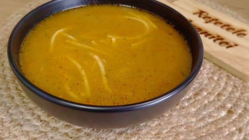 VIDEO | Rețetele Juanitei | Supă de oase de vită – rețetă și beneficii pentru sănătate/ De secole, este folosită atât ca bază pentru alte preparate, cât și ca remediu natural pentru întărirea organismului