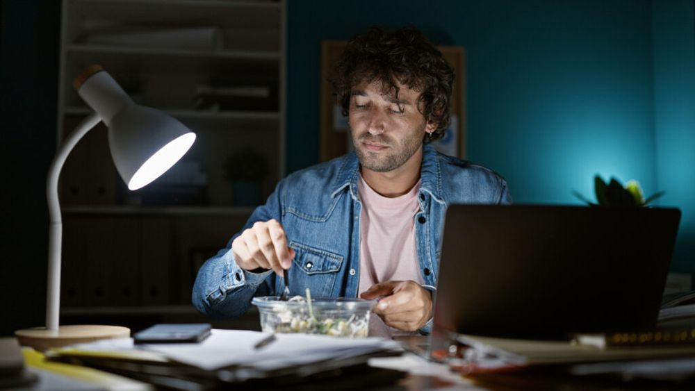 Contează ora la care iau cina sau e important să nu mănânc nimic timp de 2-3 ore înainte de culcare? - ne răspunde Tania Fântână, nutriționist