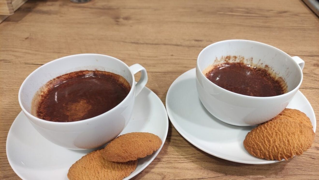 Cafeaua tiramisu, inspirată de prăjitura cu același nume, vine cu arome de cacao și textură cremoasă/ O cafea de weekend mai bună ca la Starbucks (VIDEO)