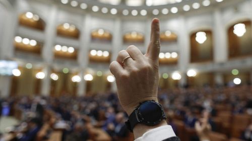 Trei organizații agricole importante anunță: Parlamentul României este incapabil, în două mandate succesive, să adopte o Lege a arendei / Votează împotriva intereselor fermierilor din România