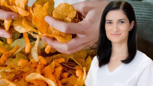 INTERVIU | Fast-food-ul și chips-urile, printre alimentele ce perturbă ovulația / Dr. Carmen Ianiotescu, specialist în reproducere umană asistată: „Alimentația influențează fertilitatea, dar nu tratează infertilitatea”