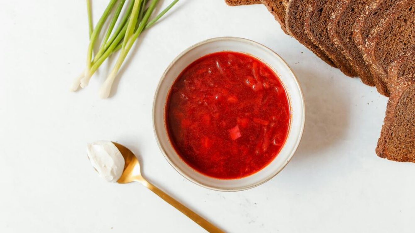 Ceapa s-a scumpit cu 87% în Rusia în ultimul an/ Este cea mai mare creştere de preţ dintre toate produsele incluse în aşa-numitul „set de borş”