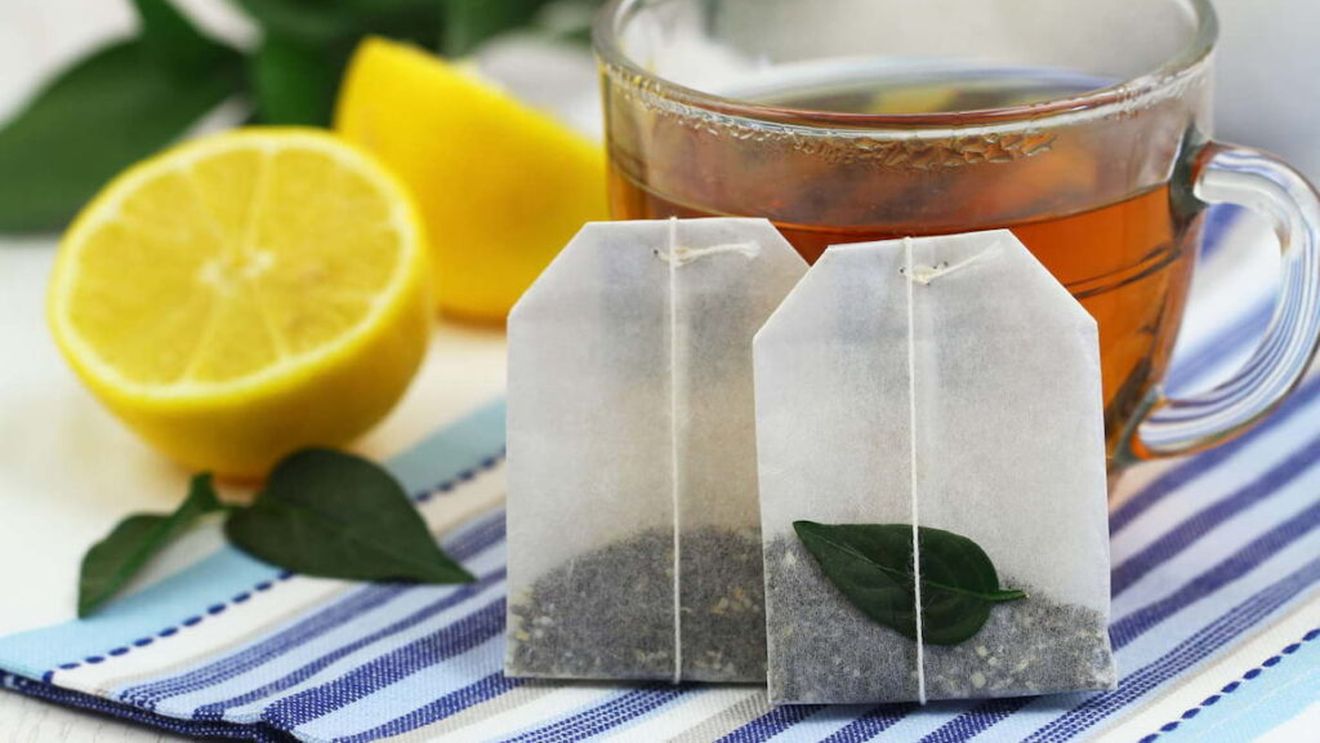 STUDIU | 2.500 de particule de microplastice eliberează pliculețele de ceai, într-o singură ceașcă!/ Specialiștii recomandă ceaiul vrac!