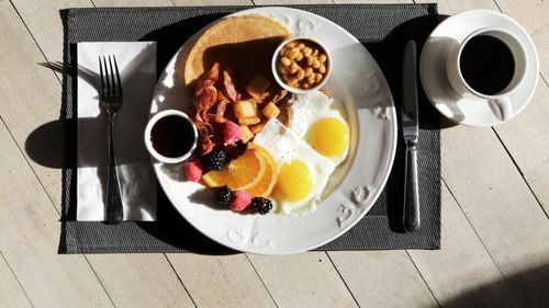 Nu sări peste micul dejun, pentru că îți îmbolnăvești inima/ Avertismentul vine din partea unui nutriționist care susține că acest obicei poate genera și  hipertensiune, obezitate, oboseală și iritabilitate