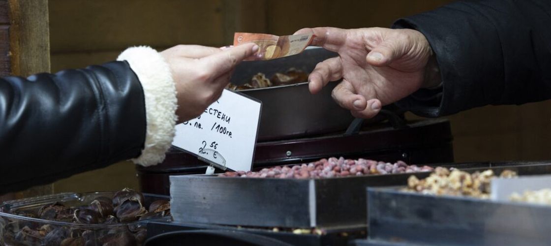 Prețurile legumelor scad puternic în Bulgaria. Castraveții și roșiile, ieftiniri de aproape 20% într-o săptămână