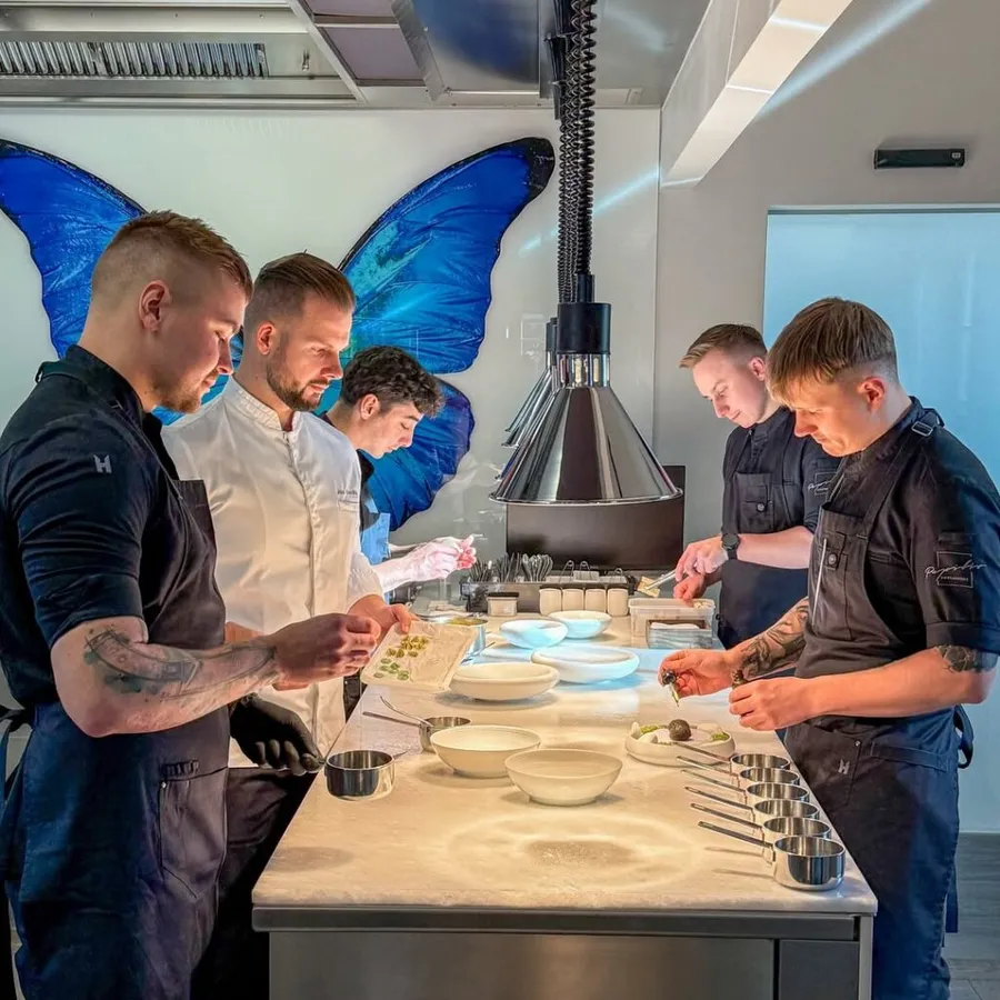 cehia-gastronomia-cehiei-michelin-guide-restaurante-michelin-national-geographic-destinatii-gastronomice-turism-culinar-praga-papilio-jan-knedla-bucatarie-ceha-europa-vacante-in-cehia-restaurante-cehia-michelin-czechia-olomouc-moravia-lednice-valtice-calatorii-gastronomice