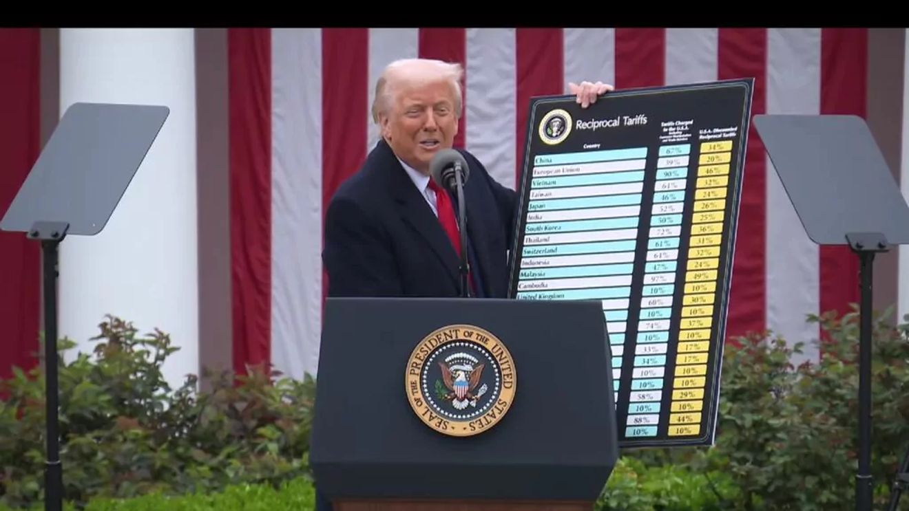 BREAKING Donald Trump anunță o suspendare de 90 de zile a tarifelor pentru țările care nu au luat măsuri de retaliere, dar și creșterea la 125% a tarifelor pentru mărfurile din China/ Nu e clar dacă printre acestea se numără și Uniunea Europeană