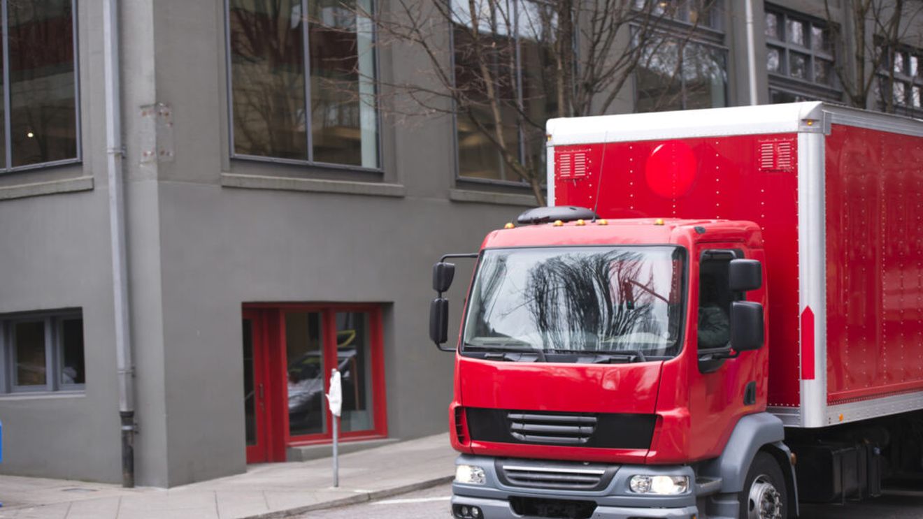 Primarul interimar al Capitalei propune interzicerea circulaţiei autovehiculelor de aprovizionare între 7:00–10:00 şi 16:00–19:00