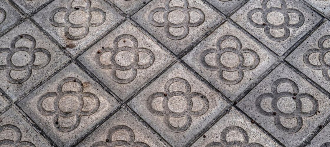 Barcelona va testa un asfalt ecologic din sâmburi de măsline și resturi de pin pentru a reduce emisiile din lucrările publice