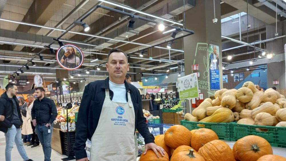 Laurențiu Costea, unul dintre primii cinci cultivatori de pepeni din țară, spune că nu mai este rentabil să vândă fructele în piețele tradiționale din România: „Un pepene pleacă de la noi cu 1,50 lei și se vinde la piață, în București, cu 4 lei” / Cum au ajuns, însă, produsele lui să fie comercializate în Polonia