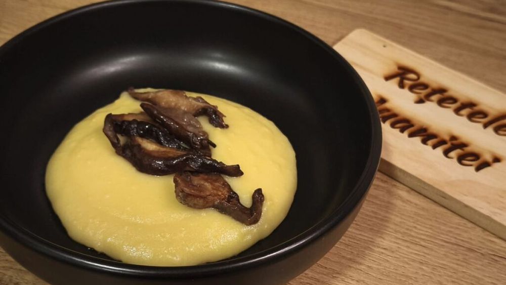 VIDEO | Rețetele Juanitei | Ciulama de ciuperci, de sezon/ Am înlocuit făina din rețeta tradițională cu făină de mălai pentru a obține ciulama și mămăligă 2 în 1