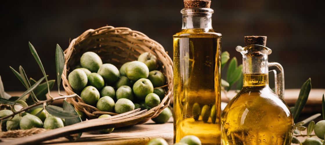 Uleiul de măsline, unul dintre cele mai falsificate alimente / La ce anume trebuie să fii atent când îl cumperi și cum îți dai seama dacă este de calitate