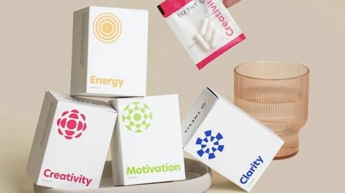 Medic: Suplimentele nu sunt medicamente, nu sunt studiate pentru a vindeca boli, dar au o grămadă de reacții adverse/ Reclamele la suplimente sunt și mai periculoase, simptomele unei boli nu se tratează cu ce vezi la televizor, ci necesită investigații