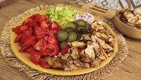 VIDEO FOTO | Salata șaorma crispy. Am adaptat rețeta virală și a ieșit o bunătate pe care trebuie să o încerci și tu acasă