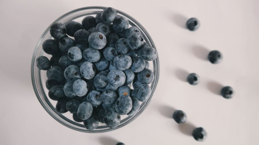 Acest fruct este un antioxidant puternic, îți reduce senzația de foame și susține memoria și sănătatea pielii. Cum și când să-l consumi