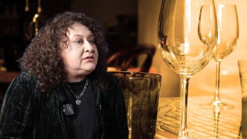 VIDEO | Motivul pentru care apa ar trebui să fie oferită din partea casei la restaurant / Simona Mardale, consultant în industria vinului: „Mulți tineri au început să vină cu apa de acasă, în termosuri, pentru că în localuri este scumpă. Acest lucru scade consumul de vin”