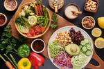 Două tipuri de alimente pe care ar trebui să le consumi mai des pentru a reduce inflamația / Ce au descoperit cercetătorii