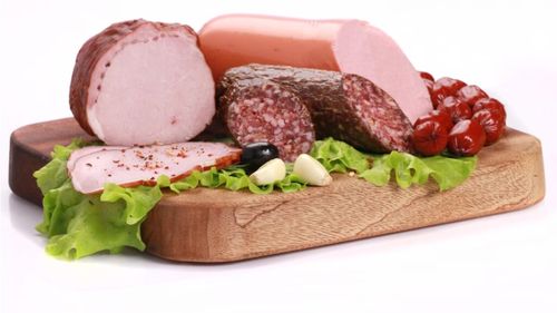 Ce aliment apare frecvent în dieta multor pacienți cu cancer de colon / Cercetările atrag atenția asupra unui risc discutat de ani de zile