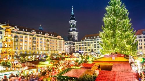 VIDEO | Turtă dulce după rețeta locală, cozonaci cu fructe sau vin fiert la faimosul târg de Crăciun de la Nürnberg, deschis vineri