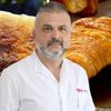 De ce apărăm o merdenea cu mai multă pasiune decât un produs premium?/ Psihologul Bogdan Cotigă are o explicație: “Oamenii au  transformat un produs banal într-un simbol al anti-snobismului, autenticității și apartenenței”