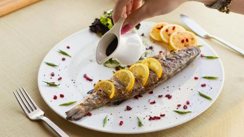 Prânzul perfect pentru duminica Floriilor: Păstrăv la cuptor cu lămâie și verdețuri, o alegere simplă și elegantă pentru masa în familie