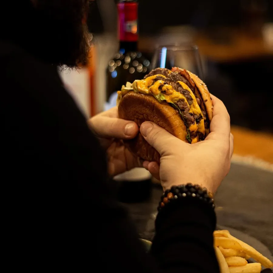 crispy-store-burger-restaurant