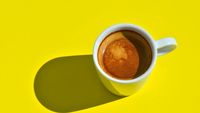 Bacteria intestinală care „se hrănește” cu cafea ar putea ajuta la reducerea inflamației / Ce au descoperit cercetătorii despre microbiom