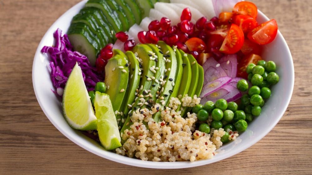 De ce dispar restaurantele vegane sau introduc carne în meniu / Valul vegan se lovește de realități dure