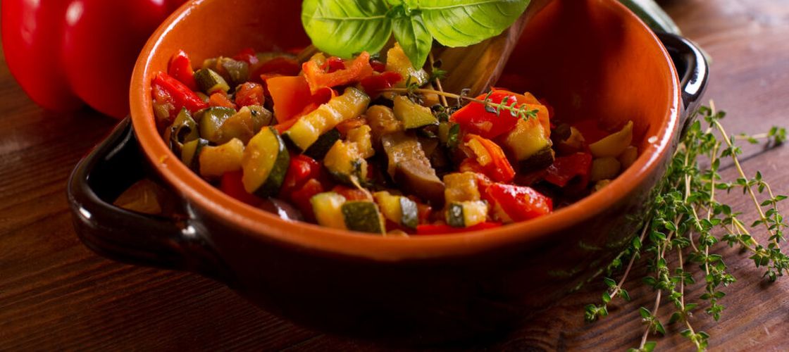 Ratatouille, mâncarea franțuzească pe care o gătesc familiile din Provence în fiecare vară / Rețeta tradițională