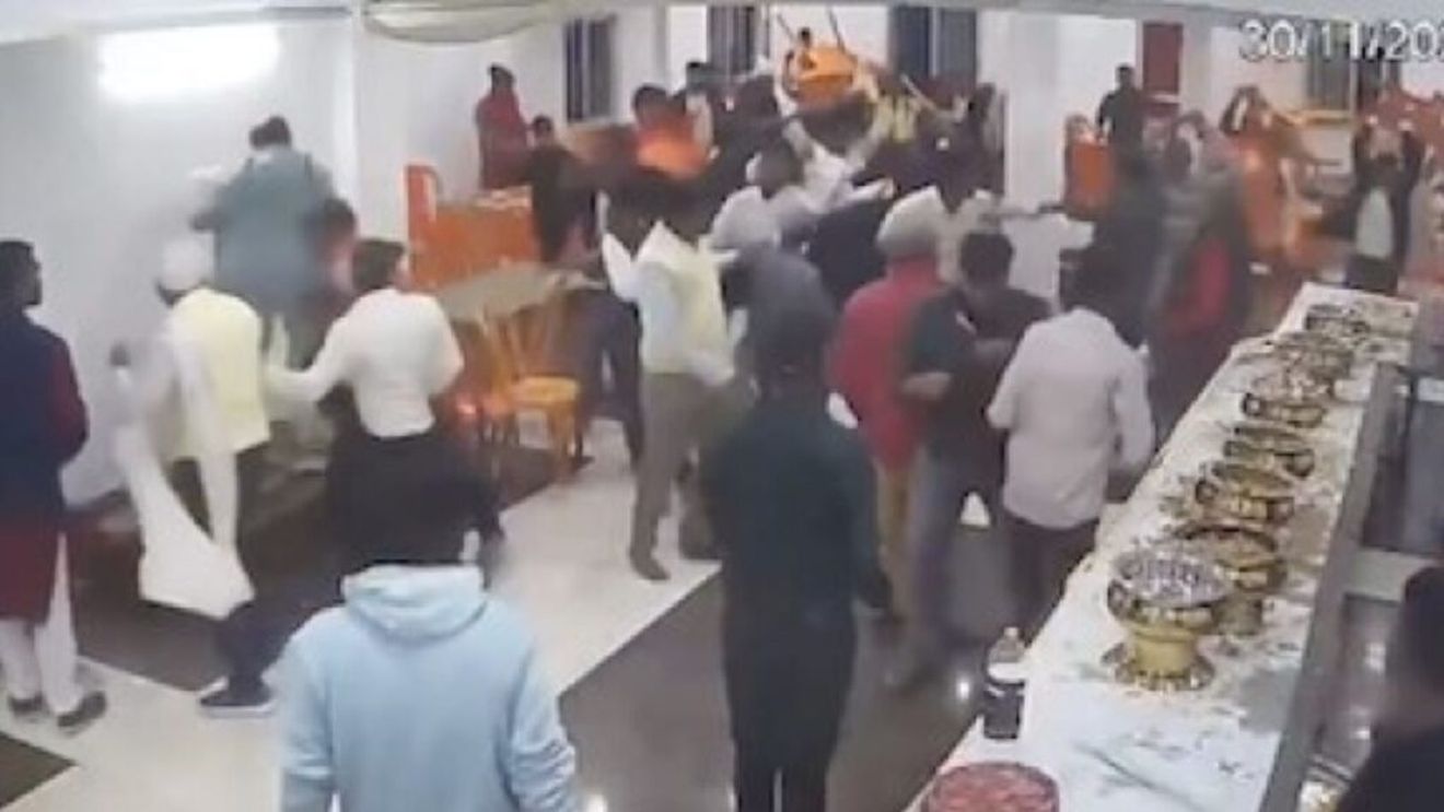VIDEO / Invitații la o nuntă din India s-au luat violent la bătaie pentru că a lipsit desertul din meniu