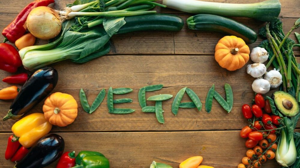 Idei de prânz dacă ții post sau ești vegetarian: Salată de „boeuf” cu jackfruit, spaghetti Bolognese cu „beyond meat” sau shakshouka cu toffu, între preparatele găsite de G4Food la restaurantele vegane din București