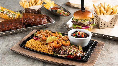 Chili’s vine în România cu un meniu „tex-mex” surprinzător: preparatele nu sunt picante. Ce vor găsi bucureștenii în cel mai mare restaurant din Băneasa Shopping City și, mai ales, la ce prețuri (P)