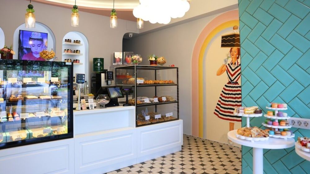 Economedia: Lanțul de cofetării Dulcinella a investit 100.000 de euro într-o nouă cofetărie în Capitală și a ajuns la 18 unități