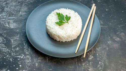 ABC în bucătărie | Cum să fierbi corect orezul pentru ca boabele să rămână nelipicioase și pufoase