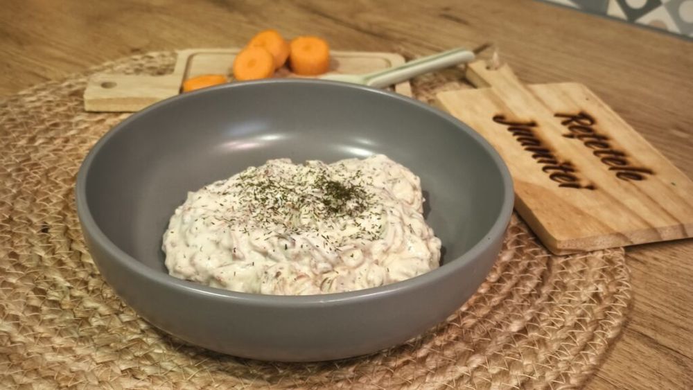 VIDEO | Rețetele Juanitei | Salată tradițională turcească din morcovi și iaurt/ Rudă bună cu tzatziki-ul grecesc, e ideală pentru o garnitură fresh sau un fel de mâncare fără carne