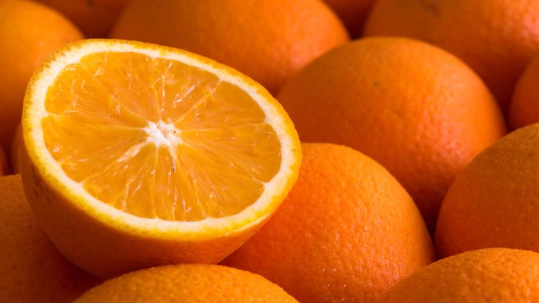 O portocală pe zi: Ce se întâmplă în organism dacă mănânci zilnic acest fruct bogat în vitamina C și antioxidanți / Beneficiile pot merge dincolo de susținerea imunității