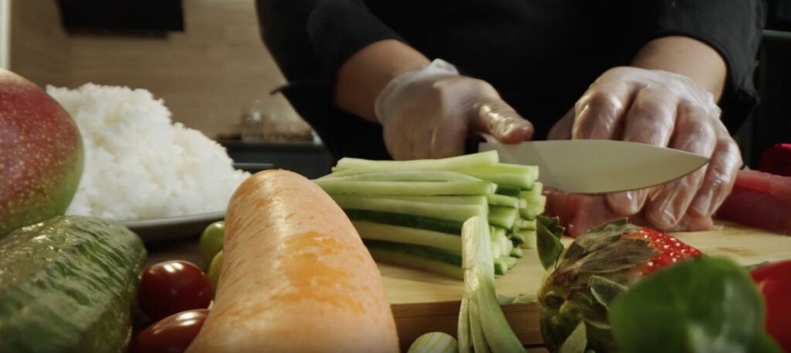 De ce sushi-ul din Europa nu este la fel ca în Japonia / Viziunea lui Chef Cătălin Petrescu: „Fiecare bucătar își pune amprenta”