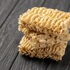 Alertă alimentară în Europa / Peste 100 de cazuri de salmonella, asociate cu tăiței instant aromatizați
