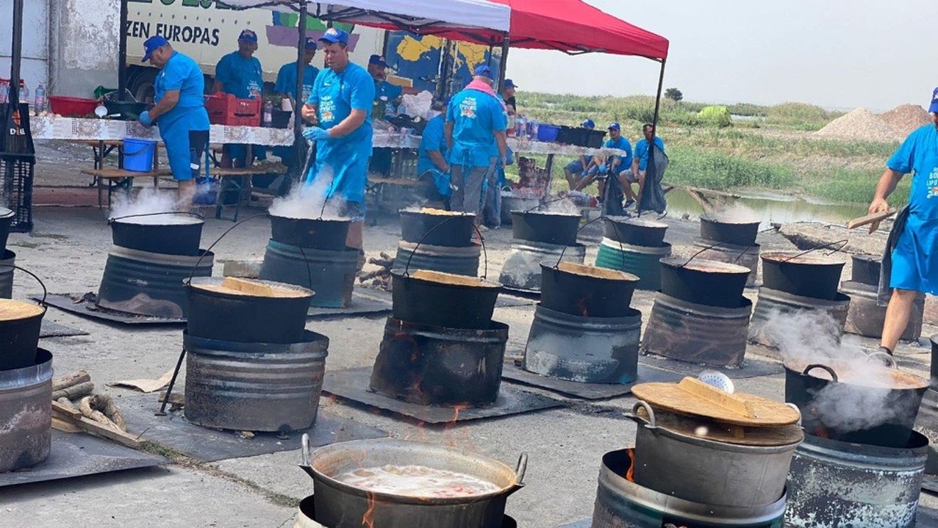 Festivalul borşului de peşte din Jurilovca atrage turişti şi în municipiul Tulcea