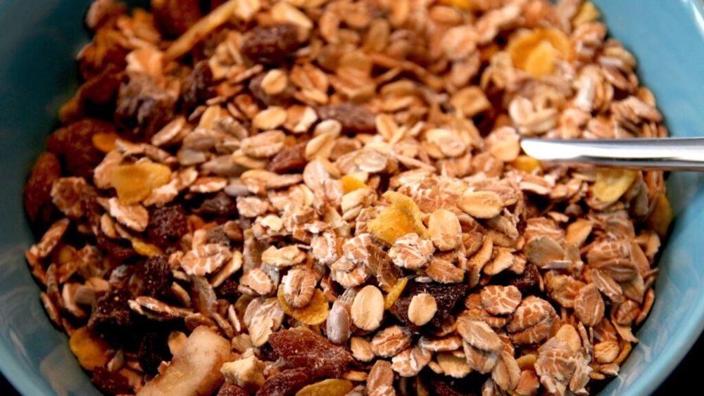 VIDEO | Granola de casă: Rețeta simplă și rapidă pentru un mic dejun sănătos, care nu conține niciun strop de zahăr rafinat